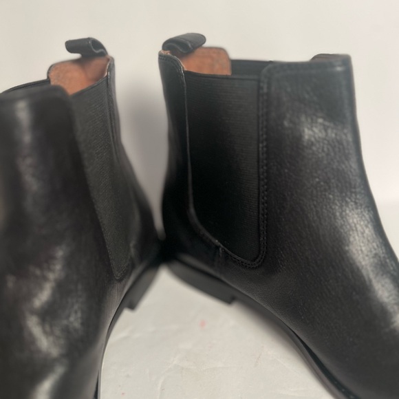 Frye Boots 7.5 Black Leather Pull On Booties Moto Classic Cottagecore Boho - Picture 6 of 12